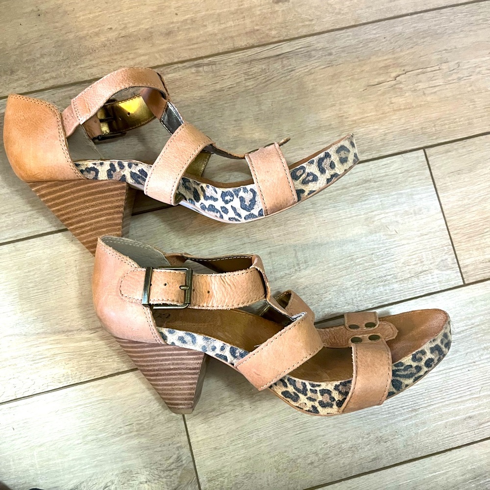 Reba Heeled Leopard Bottomed Sandal.  Size 10.